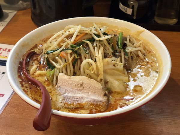 「赤 1辛」@ボウボウラーメンたかやまの写真