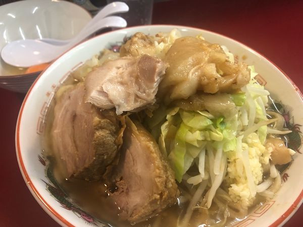 「ラーメン、生卵」@ジラフの写真