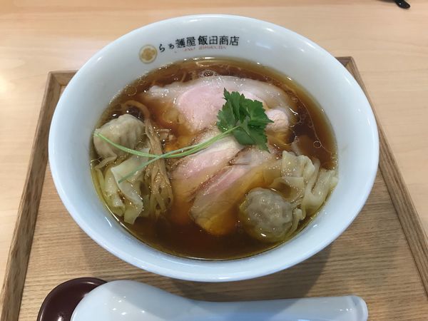 「わんたん入り醤油」@飯田商店 湯河原本店の写真