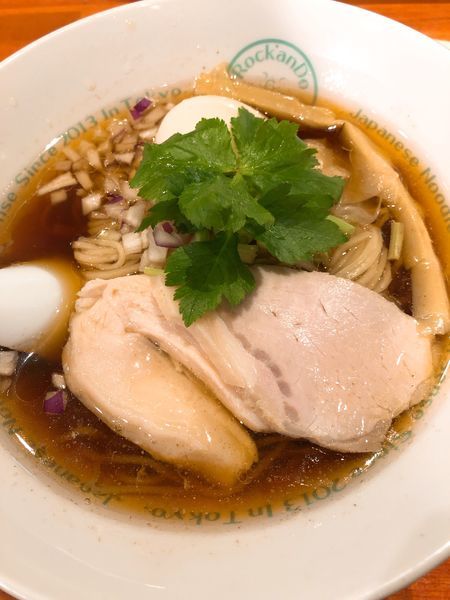 「醤油らーめん ¥800＋味玉 ¥100」@麺屋 六感堂 Rock'anDoの写真