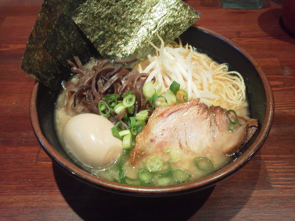 「GYUTONラーメン 830円」@手作り餃子とラーメンのお店 GYUTONの写真