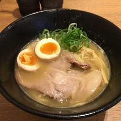 煮干し鶏白湯らーめん750並