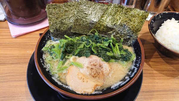 「豚骨醤油700」@横浜家系ラーメン 松田家 東武練馬店の写真