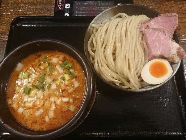 「辛塩つけめん＋低温レアチャーシュー」@中華そば ことぶきやの写真