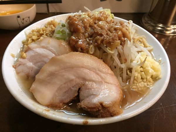 「小ラーメン(ヤサイニンニクアブラ)＋ショウガ、生たまご」@麺屋 歩夢の写真