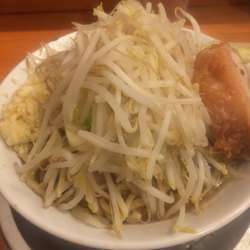 大ラーメン（300g）ヤサイニンニク ¥700