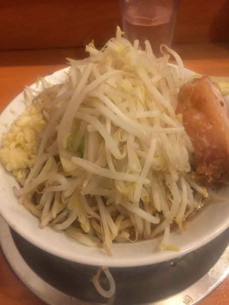 「大ラーメン（300g）ヤサイニンニク ¥700」@麺屋穴場の写真