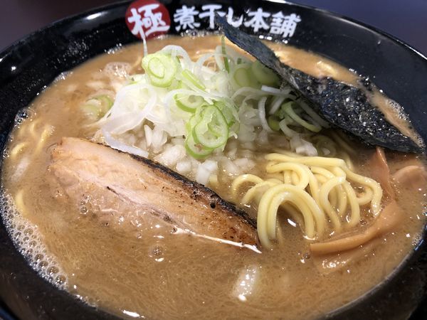 「煮干し豚骨ラーメン 730円」@極煮干し本舗 蘇我店の写真