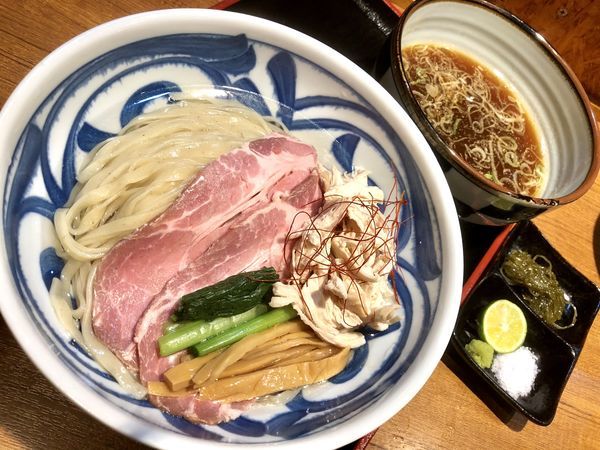 「【限定①】昆布水に浸った薩摩軍鶏のつけそば￥900」@寿製麺よしかわ 川越店の写真