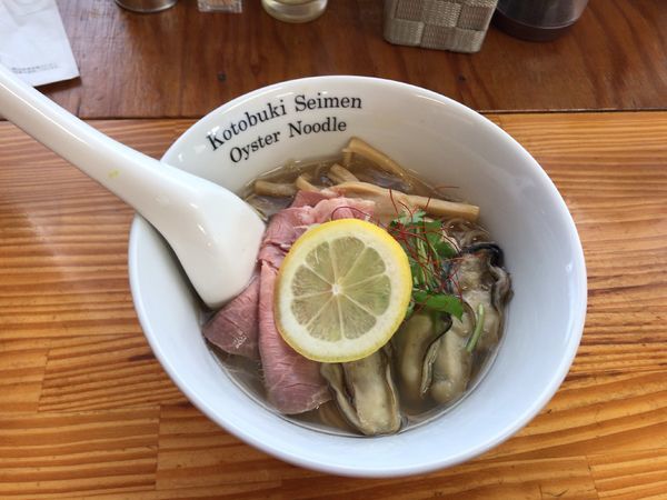 「牡蠣そば」@中華そば よしかわの写真