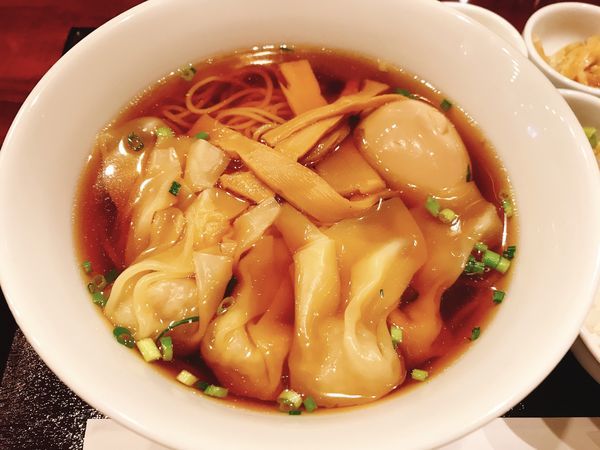 「肉ワンタン麺950円」@仙丹坊 秋葉原店の写真