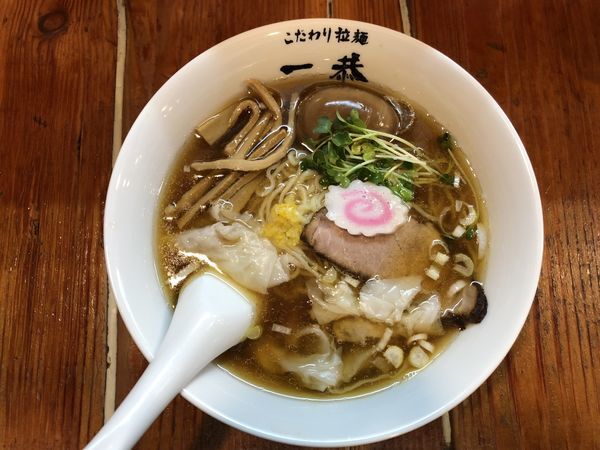 「ラーメン（並）味玉＋ワンタン」@こだわり拉麺 一恭の写真