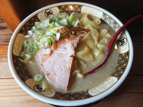 「すごい煮干しラーメン」@すごい煮干ラーメン凪 新宿ゴールデン街店 本館の写真
