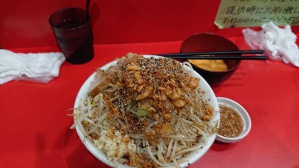 「汁なしラーメン」@あいすべきものすべてにの写真