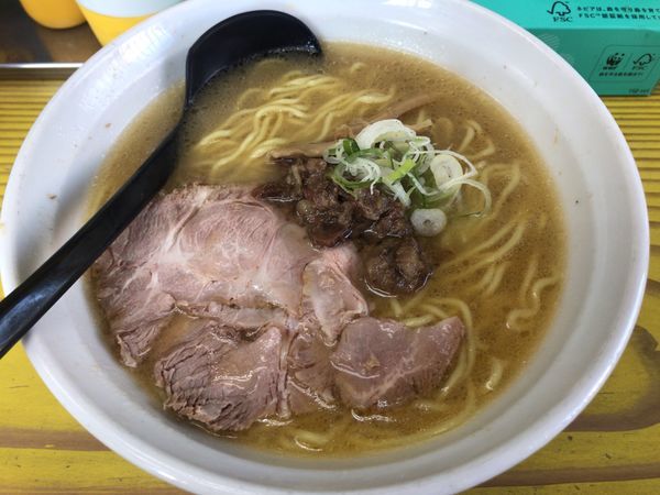 「しおらーめん680円 昼セット牛スジ丼150円」@牛骨らーめん ほうき屋の写真
