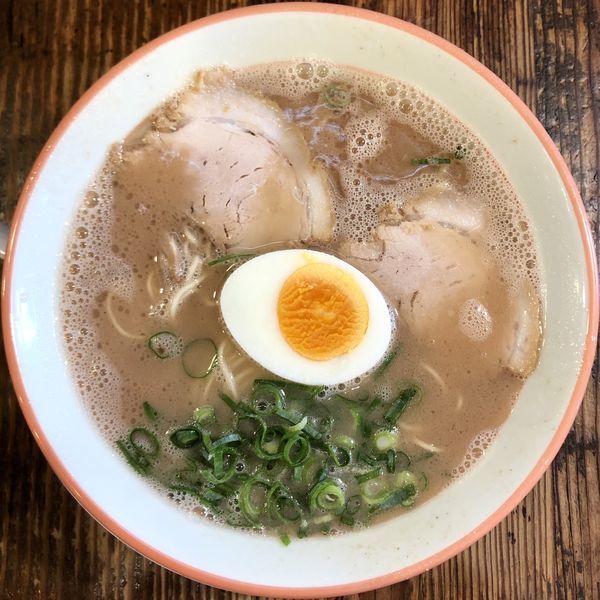 「ラーメン 並 (690円)」@久留米とんこつラーメン松山分校の写真
