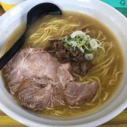 しおらーめん680円 昼セット牛スジ丼150円