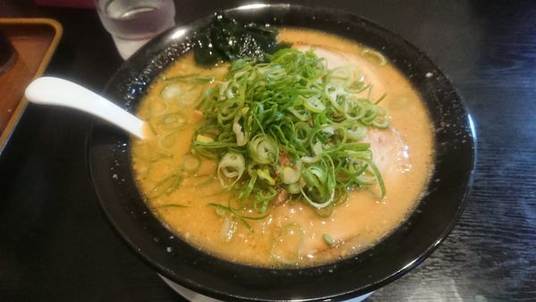 「ここらじ味噌ラーメン(大850円) (新食感の麺を使用 硬めです」@ここらじ亭の写真