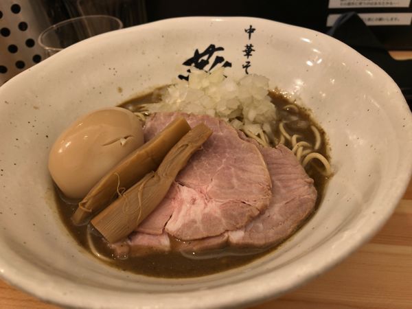 「濃厚煮干しらーめんハードver エグニボチョップ」@濃厚煮干らーめん 川むらの写真