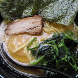 豚骨醤油ラーメン　「710円」