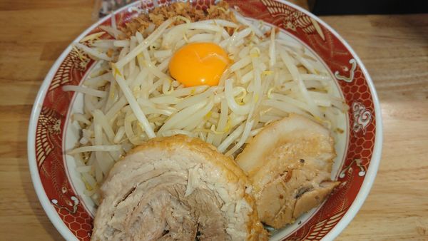 「大豚2枚(850円)+汁なし(70円)」@ラーメン 登良治郎の写真