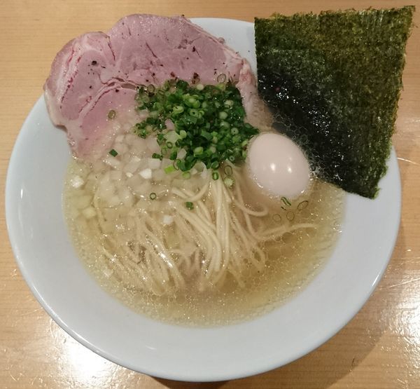 「旨味だし淡麗 塩＋煮玉子」@麺屋 まほろ芭の写真