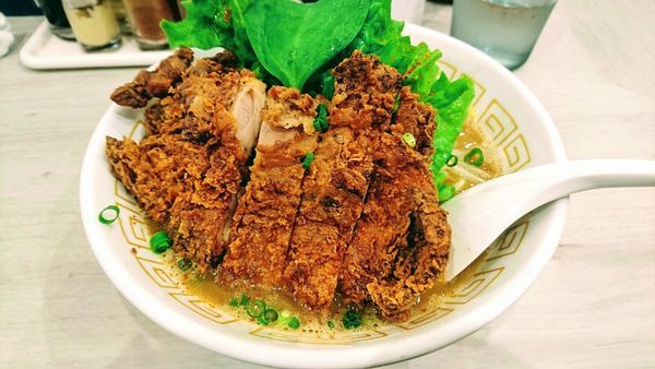 「こってり太麺しょうゆヌードル」@MENYA free styleの写真