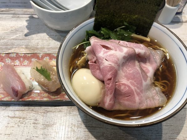 「特製四つ葉そば+本日のにぎり（1030+350円）」@中華そば 四つ葉の写真