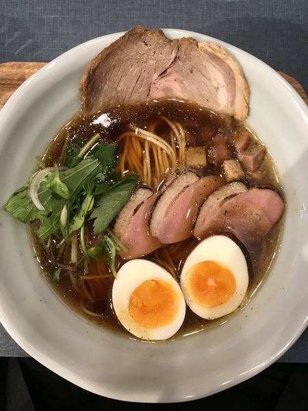 「にほんいち醤油そば」@麺巧 潮の写真