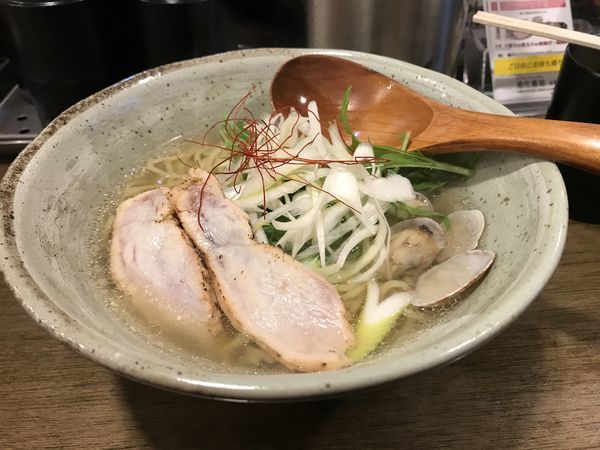 「塩らーめん」@進化驀進 本町店の写真