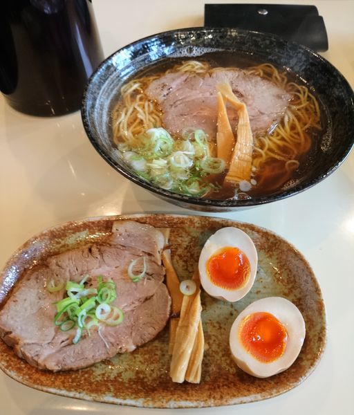 「特製 厳選七種の煮干しそば 正油 大盛」@中華そば GO.TO.KU ～仁～の写真