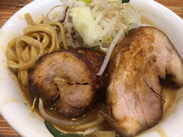 「雷そばミニ（800円）＋豚増しバラ厚切り1枚（200円）」@雷 松戸駅東口店の写真