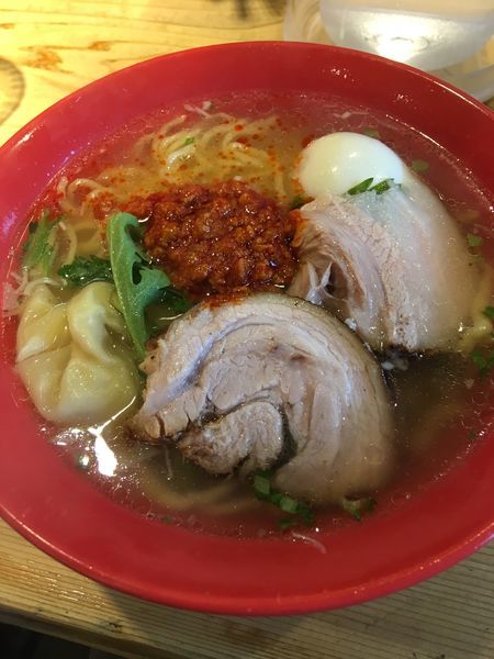 「赤丸塩らーめん➕塩煮玉子」@横濱元町 本丸亭 横浜店の写真