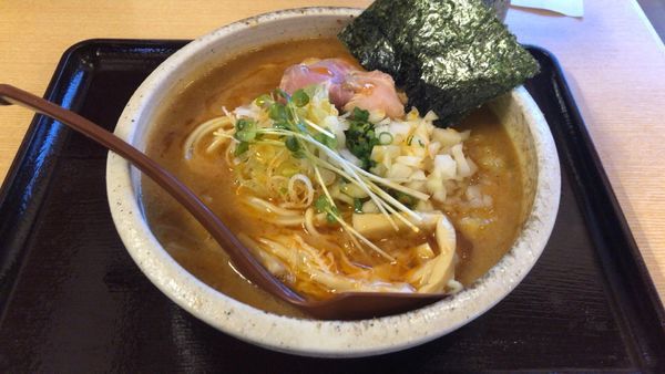 「赤そば」@麺通 伊武記の写真