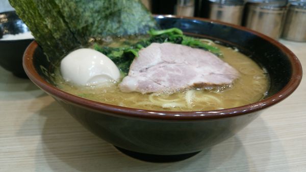 「ホウレンソウ増し味玉」@二代目 渡来武の写真