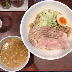 極 濃厚煮干しつけめん 並盛＋チャーシュートッピング