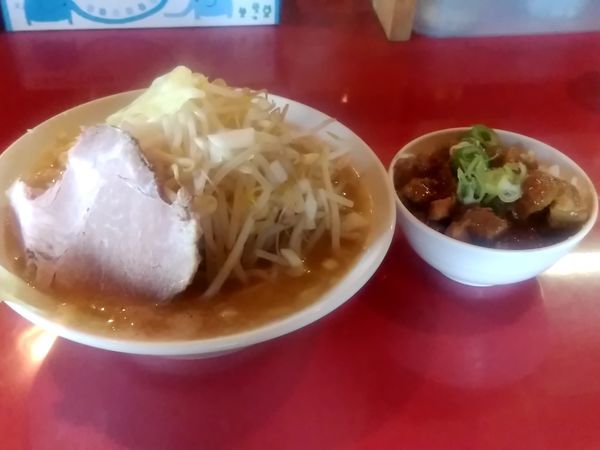 「鶏二郎(並盛・250g)770円＋どてめし(小)300円」@麺屋しのはら 三日月食堂の写真