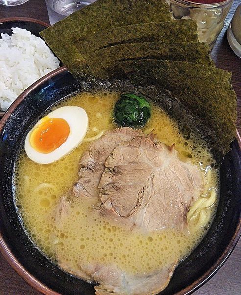 「かまし盛ラーメン醤油 800円」@横浜家系ラーメン かまし家の写真