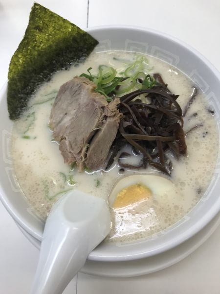 「ラーメン（¥500）」@博多天神 新宿東口駅前店の写真