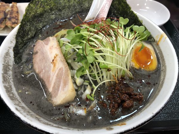 「黒ゴマタンタン麺 ¥800」@ぐんぽうの写真