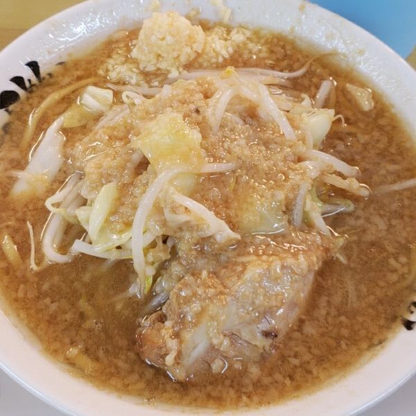 「ガッツリら～めん ７００円」@らーめん志恩の写真