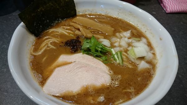 「豚骨魚介ラーメン（800円）」@RAMEN 火影 produced by 麺処ほん田の写真