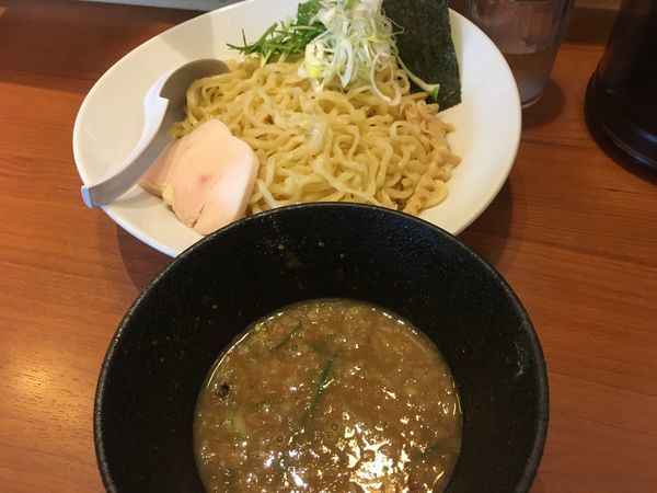 「濃厚煮干しつけそば」@濃厚鶏そば 麺屋武一 汐留店の写真