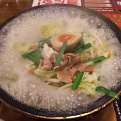 石焼とんこつらーめん￥950