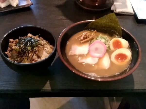 「豚めしセット(中華蕎麦＋豚めし)918円」@上州濃厚中華蕎麦 はたお商店 下小出本店の写真