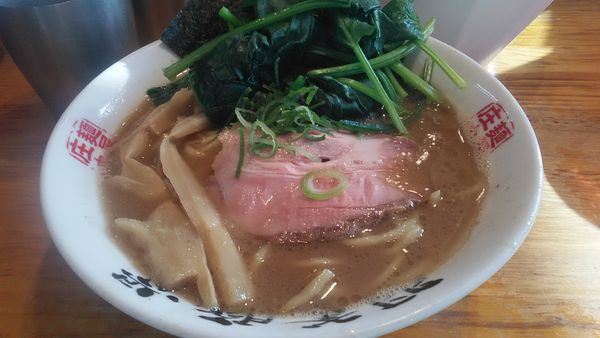 「ラーメン　+　ほうれん草」@麺屋 庄太 六浦本店の写真