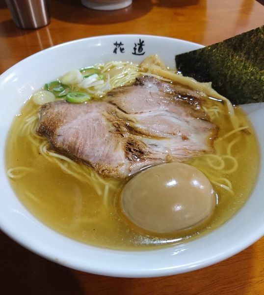 「塩らーめん ワイルドな煮玉子」@地鶏らーめん 花道の写真
