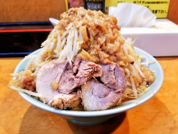 「中ラーメン」@立川マシマシ ロイヤルスープの写真