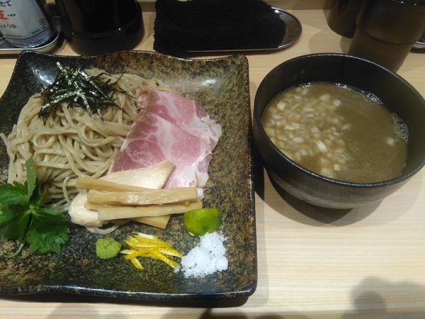 「濃厚ぶりつけそば¥900」@寿製麺 よしかわ 西台駅前店の写真