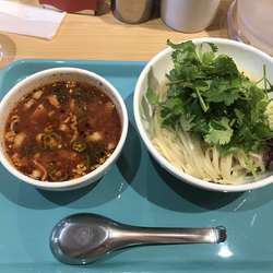 トマトヌードル｟パクチー｠３辛